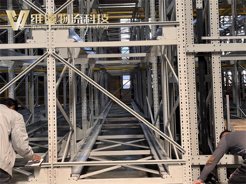 四向车立库单层高度是多少,根据情况而定