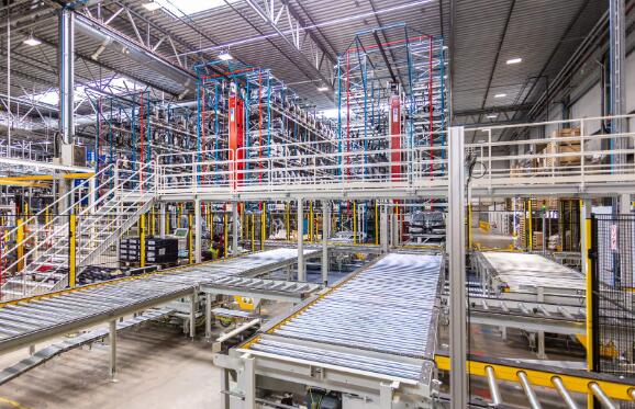 什么是智能提升机？它在仓储中有什么应用？