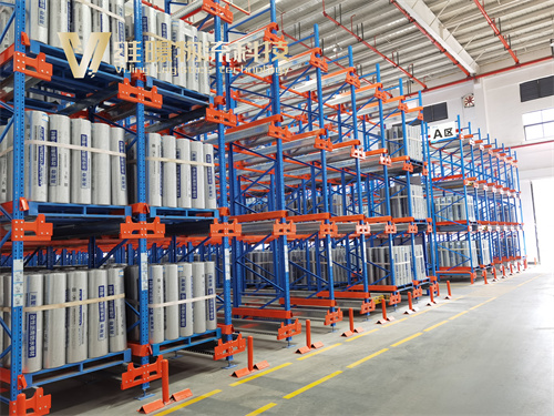 仓储升级：为什么越来越多企业选择穿梭货架？