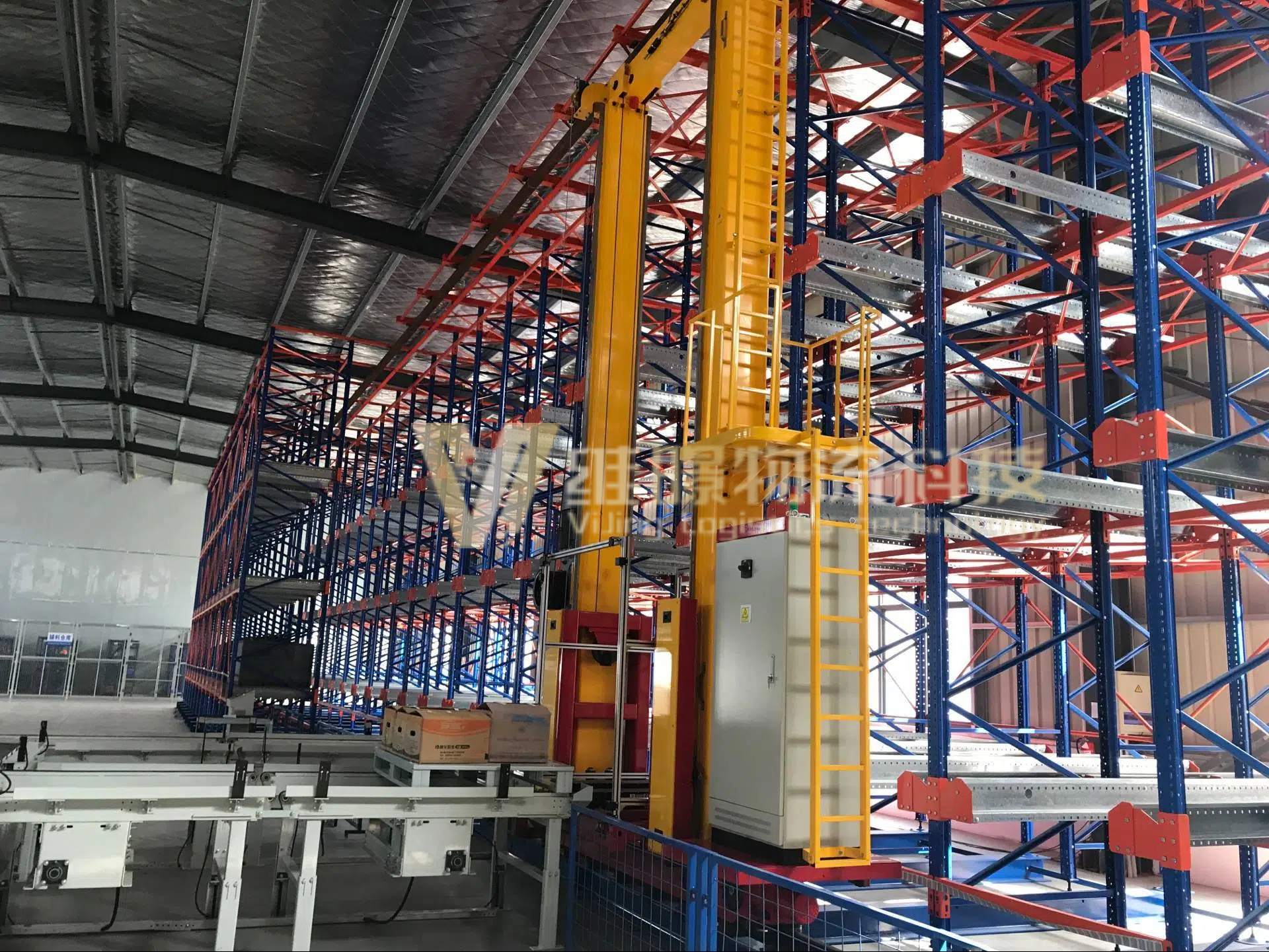 堆垛机与穿梭车：解锁腾博会官网专业服务诚信为本不同应用场景的核心力量