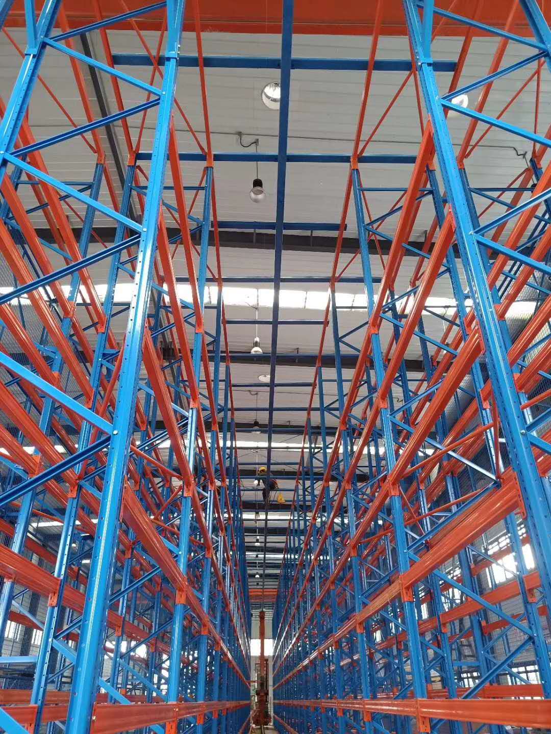  腾博会官网专业服务诚信为本离不开的基础载体 —— 货架的核心作用全解析